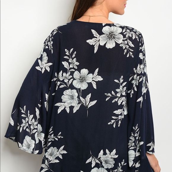 🌷.🌷 Kimono Open Bell Sleeves 🌷.🌷 - Picture 4 of 5